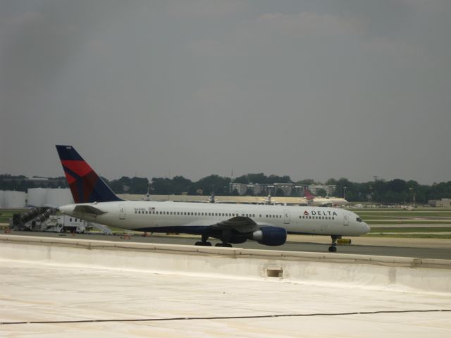 BOEING 767-300 (N645DL)