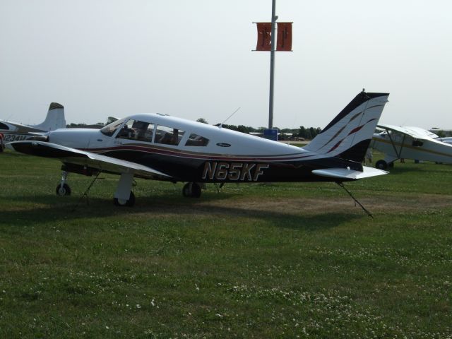 Piper Cherokee (N65KF)