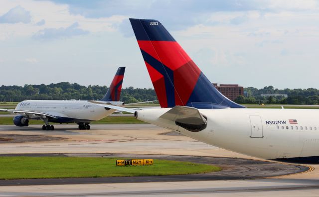 Airbus A330-300 (N802NW)