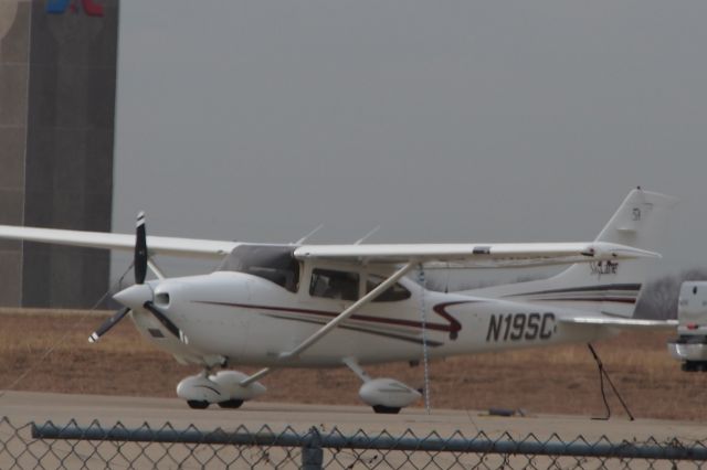 Cessna Skylane (N19SC)