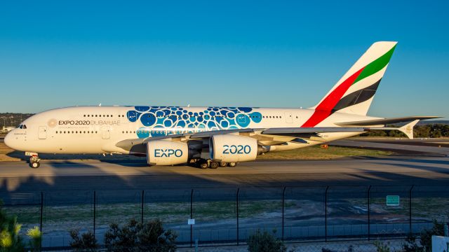 Airbus A380-800 (A6-EOC)