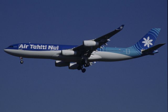 Airbus A340-200 (F-OITN) - Final Approach to Narita Intl Airport Rwy34L on 1998/11/25