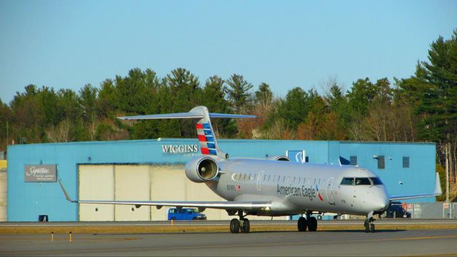 Canadair Regional Jet CRJ-200 —