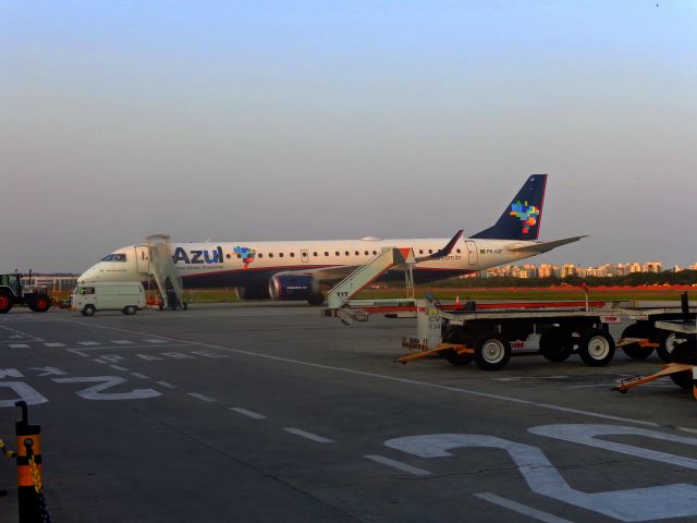 Embraer ERJ-190 (PR-AXF)