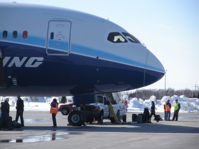 Boeing 787-8 (N787BA)