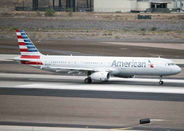 Airbus A321 (N927UW)