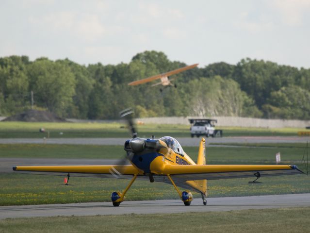 EXTRA EA-300 (N580GP) - Oshkosh 2013!