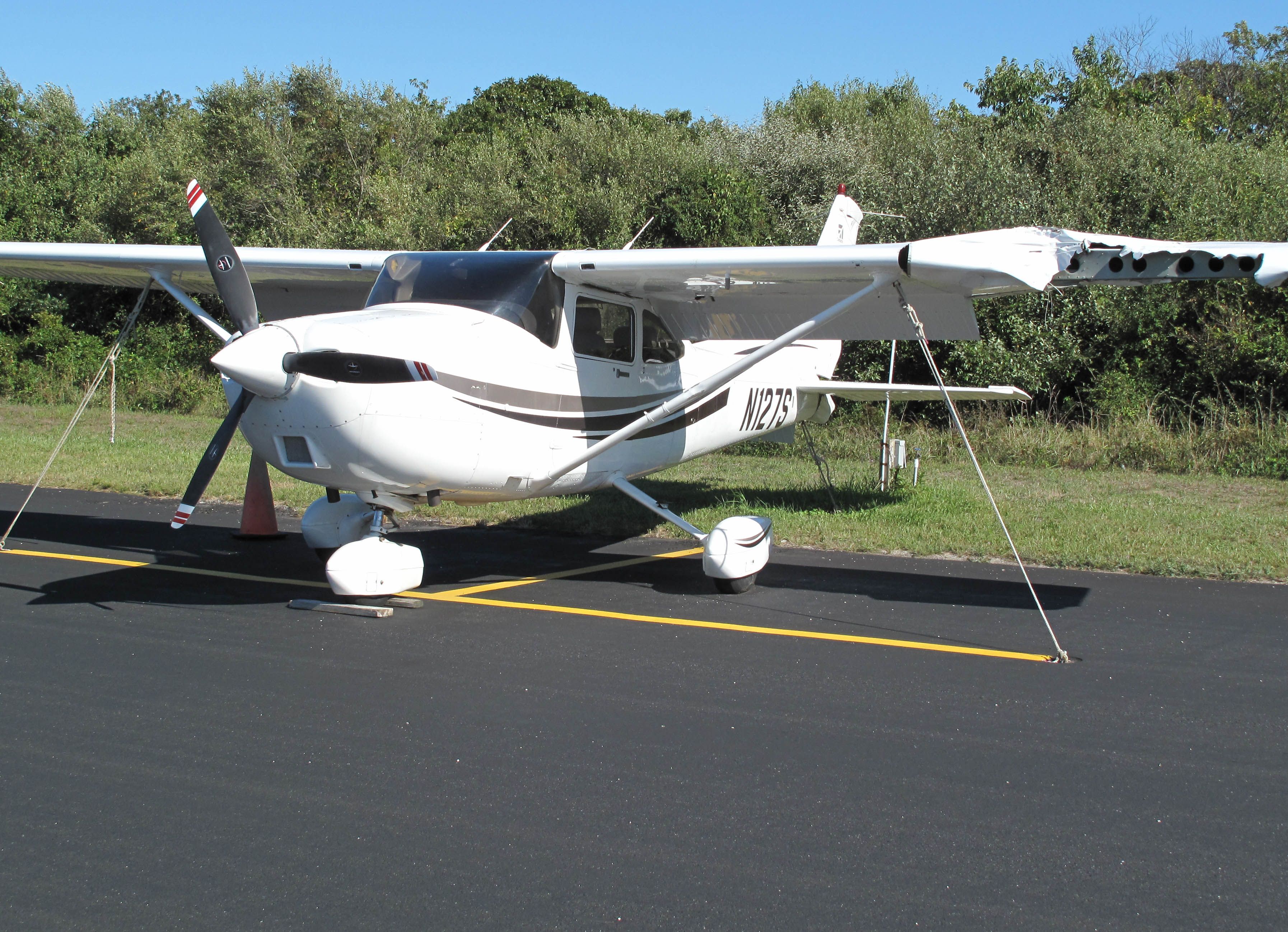 Cessna Skylane (N127S)