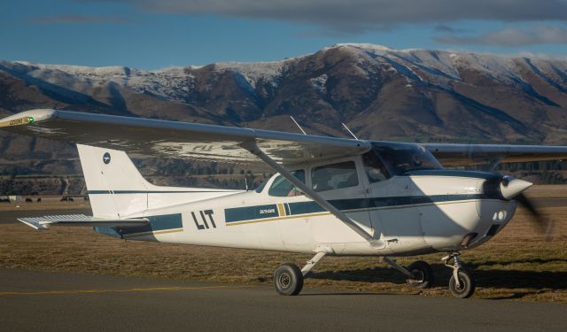 Cessna Skyhawk (ZK-LIT)