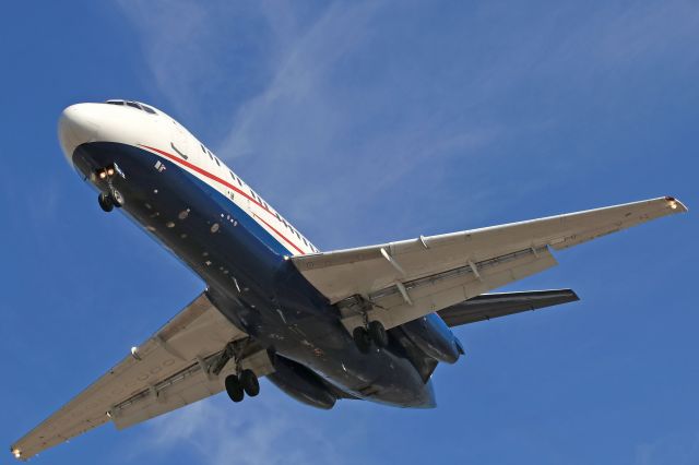 Douglas DC-9-10 (N196US) - JUS196  on short-final for RWY 24L from Willow Run (KYIP) this morning. I assumed he would arrive on 24R but got caught off guard. Even though I didn’t plan on an extreme close-up, it turned out pretty good but you guys can be the judge.