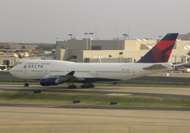 Boeing 747-400 (N667US)