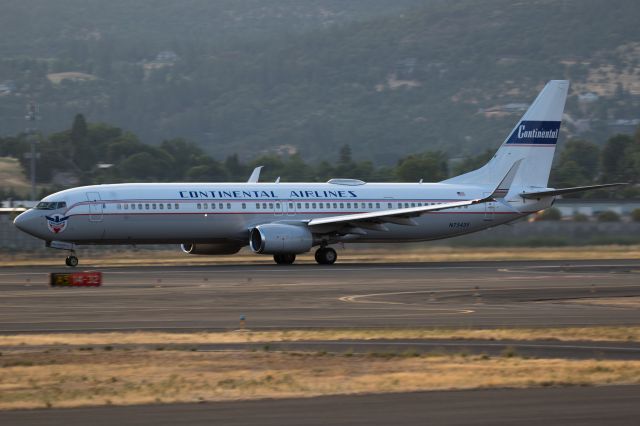 Boeing 737-900 (N75435)