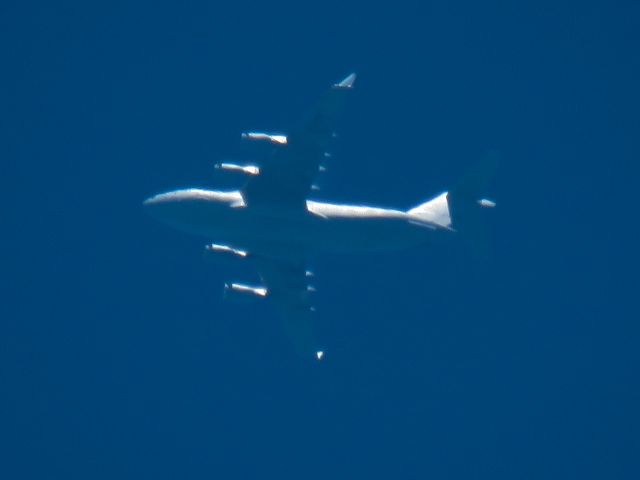 Boeing Globemaster III (04-4137)