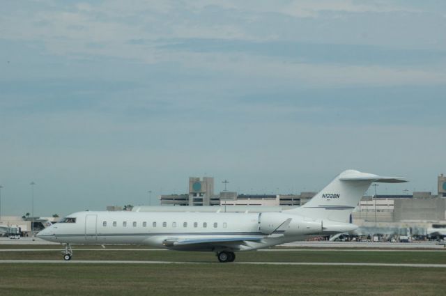 Bombardier Global Express (N122BN)