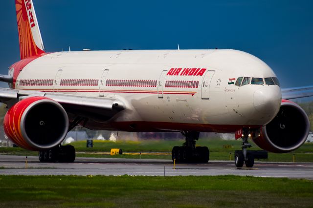 BOEING 777-300ER (VT-ALR) - VT-ALR "Meghalaya" (operating as AIC187) taxiing down to Runway 23 on 05-01-2024 after diverting to BUF from DEL while enroute to YYZ due to weather in Toronto.