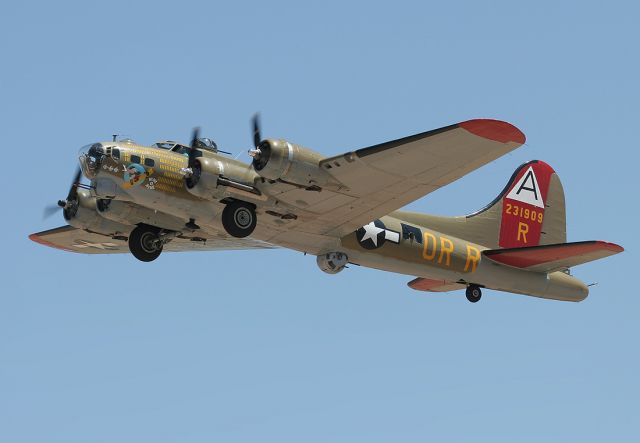 Boeing B-17 Flying Fortress (N93012) - Marana