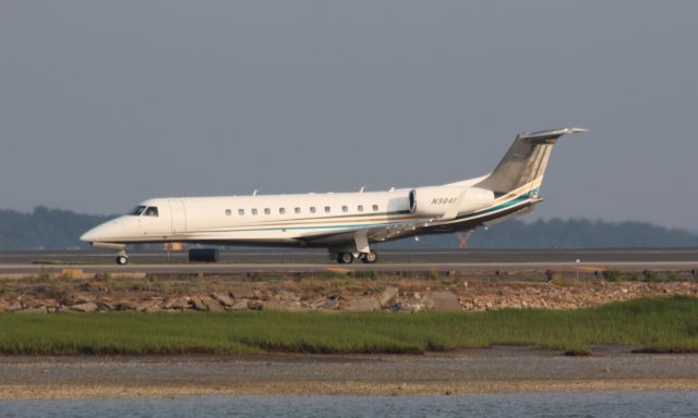 Embraer ERJ-135 (N904FL)