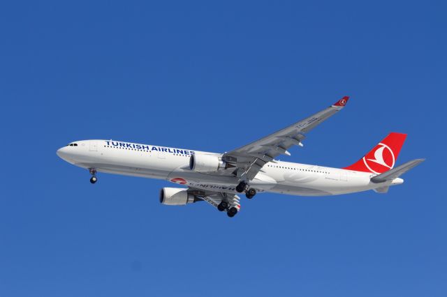 Airbus A330-300 (TC-JNS) - 2/17/14 - Final Approach to JFK 31R from Costco Parking Lot