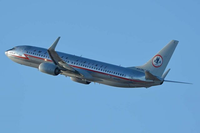 Boeing 737-800 (N905NN) - American 737-823 N905NN Astrojet at Phoenix Sky Harbor International Airport on September 17, 2017.