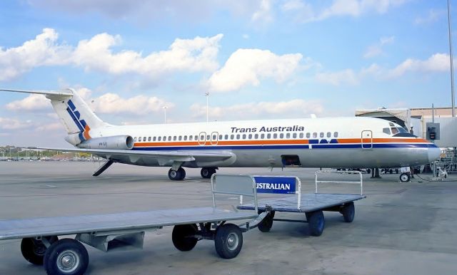 Douglas DC-9-10 (VH-TJT)