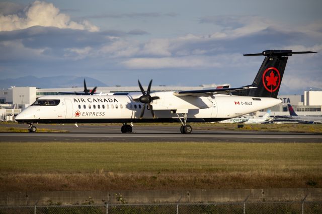 de Havilland Dash 8-400 (C-GUJZ)