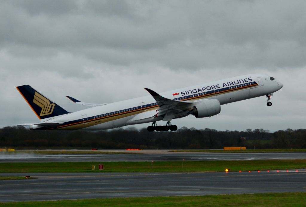 Airbus A350-900 (9V-SMG) - Taken as she leapt into the air from RVP