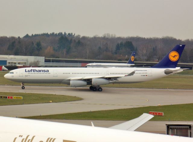 Airbus A340-300 (D-AIGW)