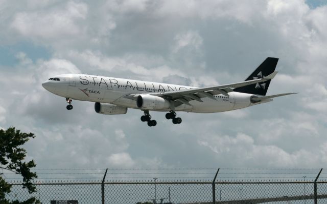 Airbus A330 (N279AV)