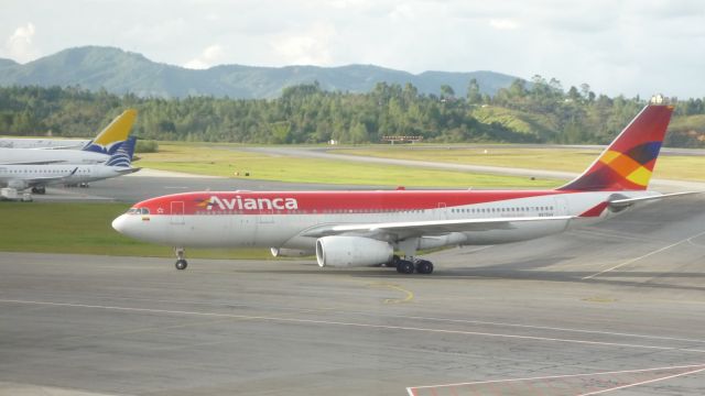 Airbus A330-200 (N975AV)