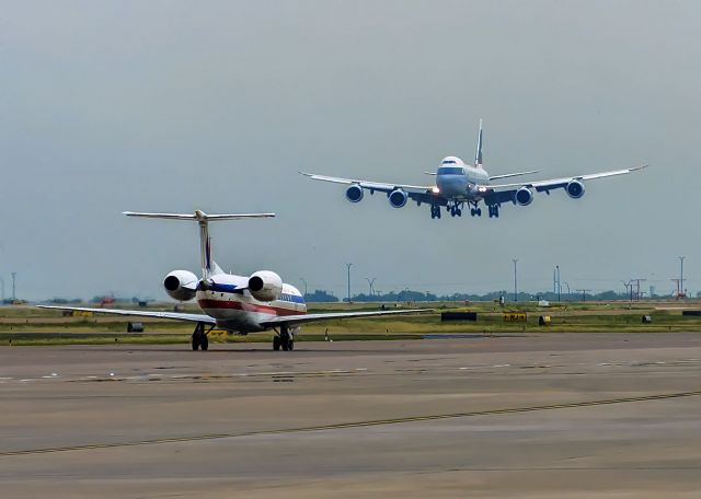 BOEING 747-8 (B-LJK)