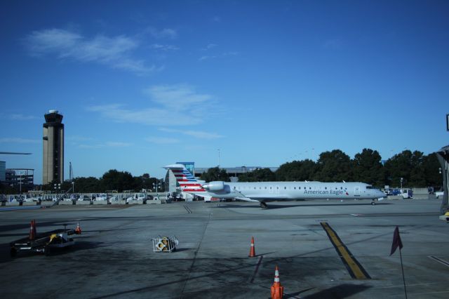 Canadair Regional Jet CRJ-900 (N600NN) - 10/22/16 taxiing out