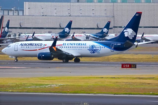 Boeing 737-700 (XA-AMO)