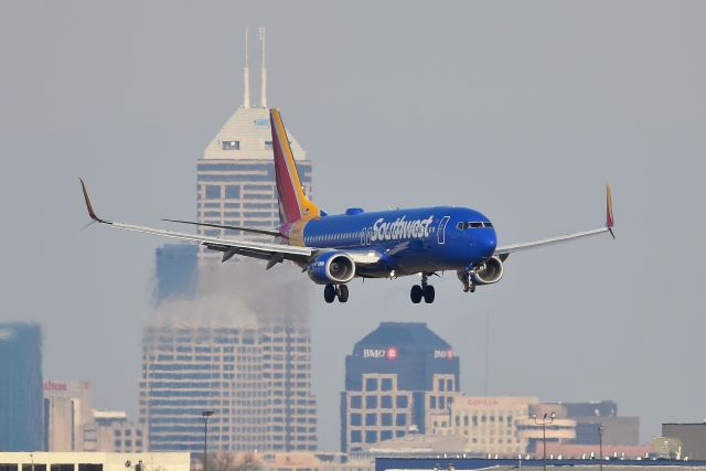 Boeing 737-800 (N8600F) - On final for 23-L. Shot on 11-09-19