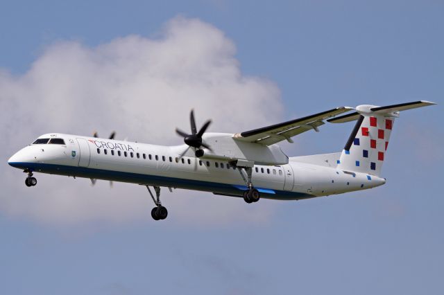 de Havilland Dash 8-400 (9A-CQC)