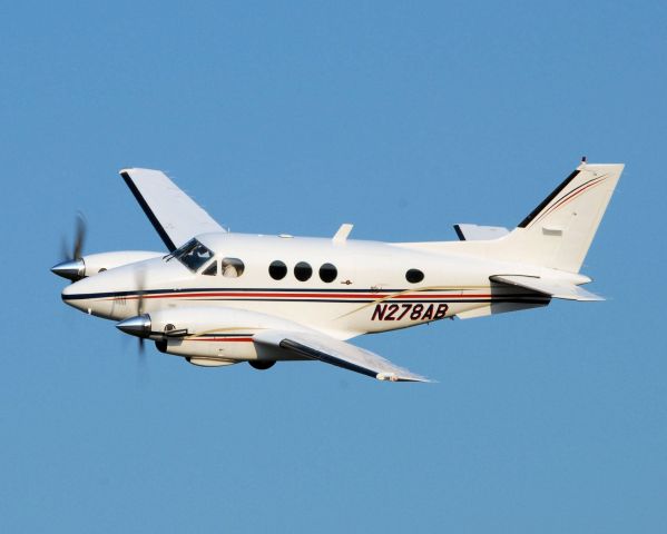 Beechcraft King Air 90 (N278AB) - Flight over SME on June 16, 2007 with Scott, Delynn, Anna Marie, Brooklyn, Wanda, and Amy.