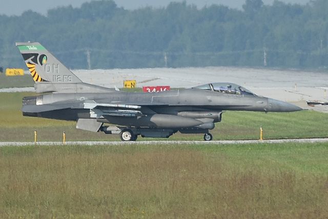 Lockheed F-16 Fighting Falcon —
