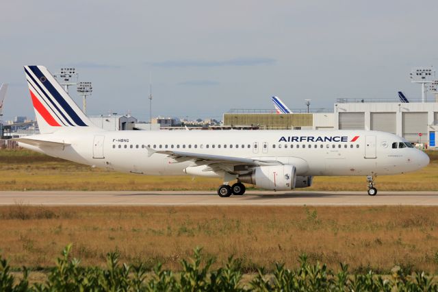 Airbus A320 (F-HBNG)