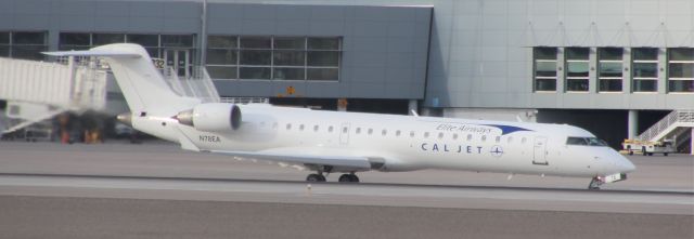 Canadair Regional Jet CRJ-700 (N78EA)