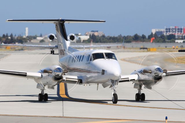 Beechcraft Super King Air 200 (N805C)