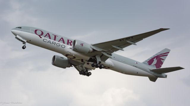 Boeing 777-200 (A7-BFX)