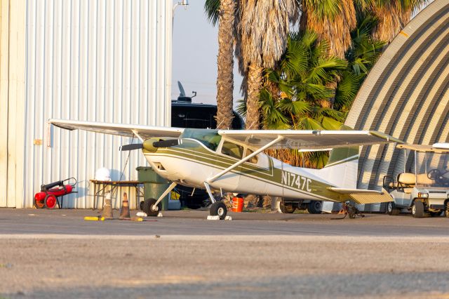 Cessna Skywagon 180 (N1747C)