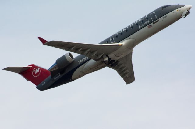 BOMBARDIER Regional Jet CRJ-1000 (N8532G)