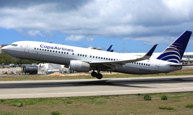 Boeing 737-800 (HP-1726CMP)