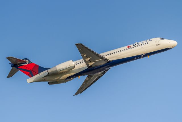 Boeing 717-200 (N961AT) - DAL2467 departs YYZ from runway 06L and heads back home to Atlanta
