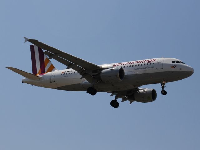 Airbus A319 (D-AKNO) - Landing on rwy 34br /GERMAN WINGS