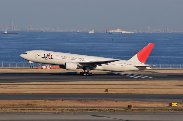 Boeing 777-200 (JA007D) - 2012/1/9