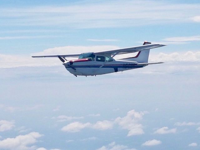 Cessna Skyhawk (N6102R)