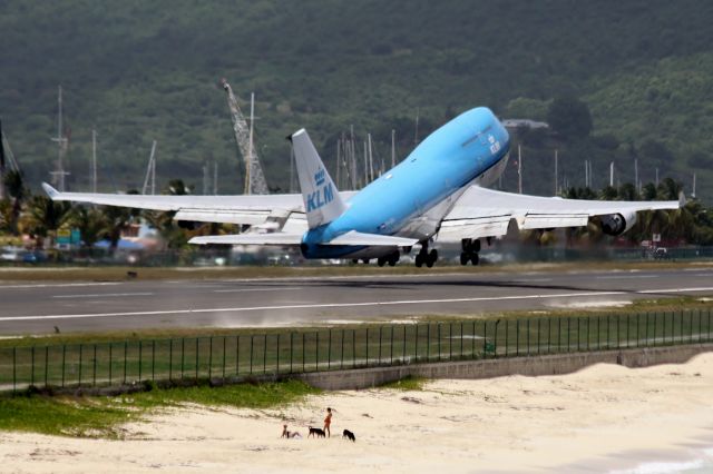 Airbus A330-300 (PH-BFA)