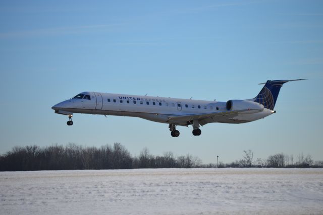 Embraer ERJ-135 (N16147) - About to land on 06L.