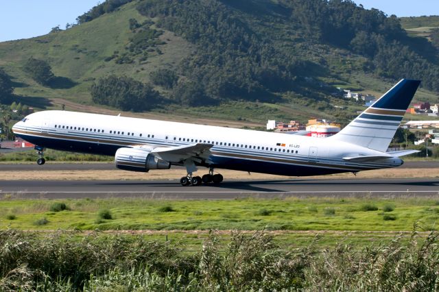 BOEING 767-300 (EC-LZO)